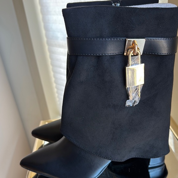 Black lock charm fold over boots - Picture 4 of 6